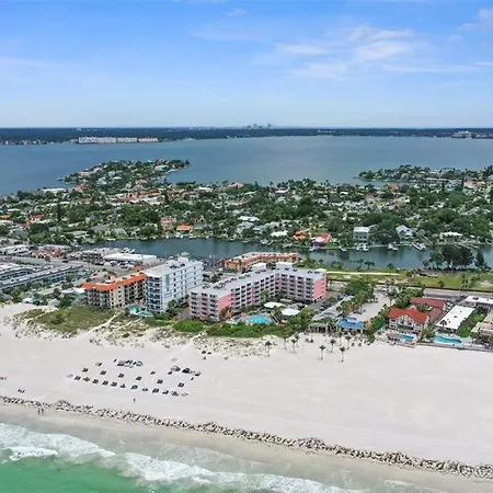 St Pete Beachside Condo 3